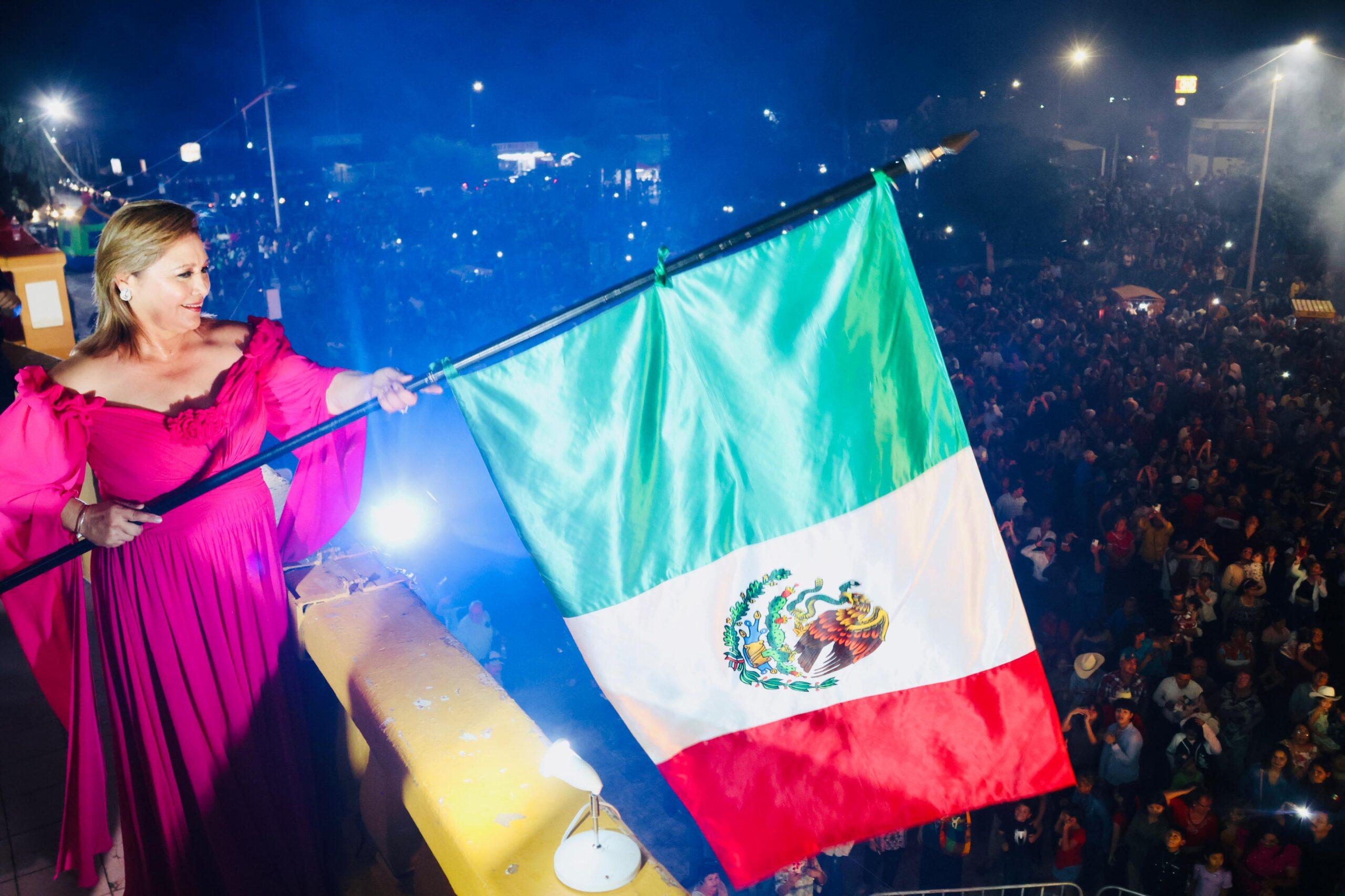 Vive Sabinas inolvidable Grito de Independencia