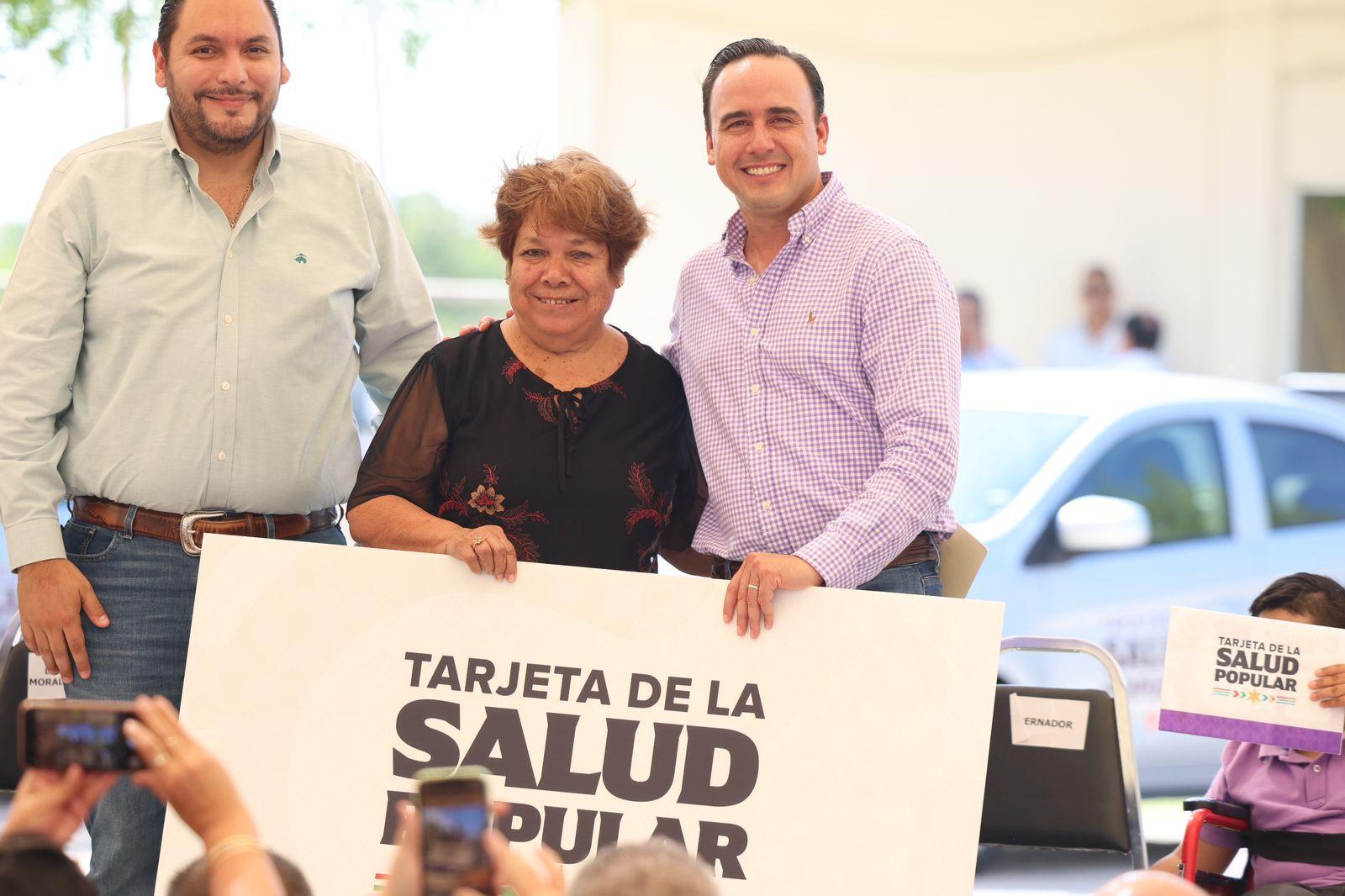 INICIA MANOLO ENTREGA DE TARJETA DE SALUD POPULAR
