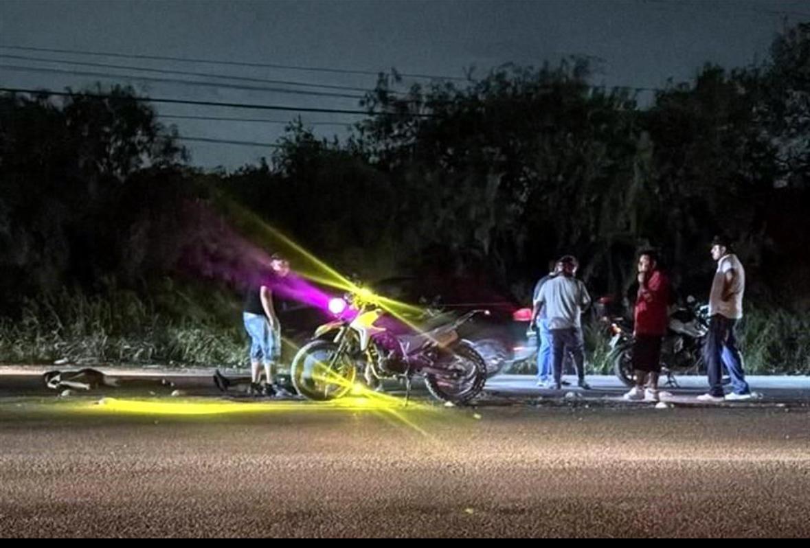 Resulta lesionada al derrapar motocicleta