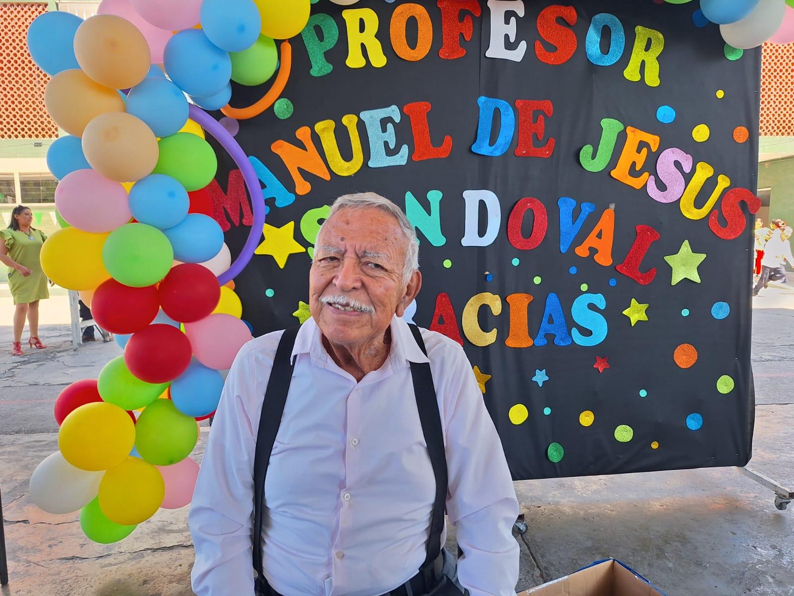 Entrañable despedida a maestro Jesús Sandoval
