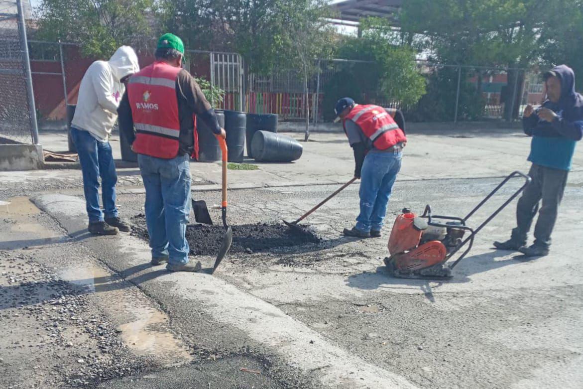 Repara Ramos calles  dañadas por la lluvia