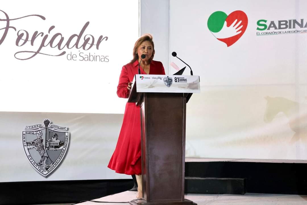 Celebra Sabinas aniversario 82