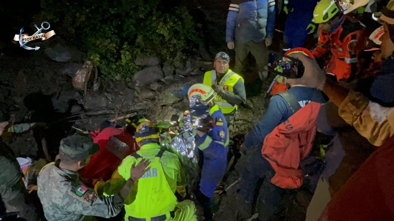 Se desgaja cerro en Jilotzingo: Muere bebé de tres meses y hay 12 personas atrapadas
