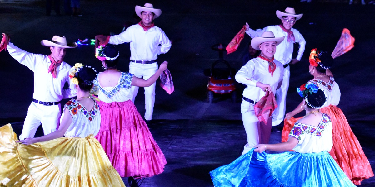 RECONOCE MUNE ALGARABÍA FOLKLÓRICA EN N.L.