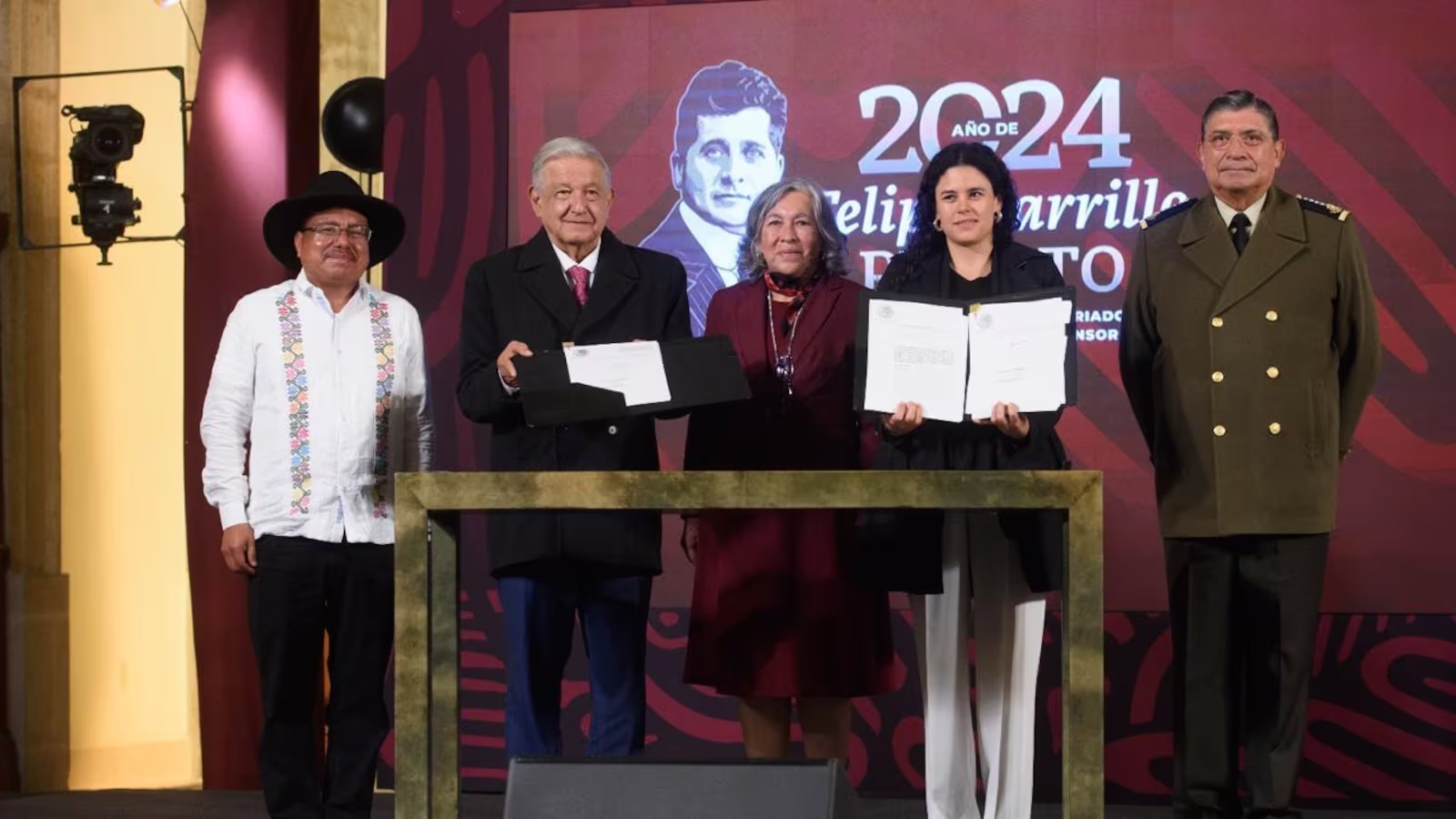 AMLO se despide… pero antes firma reformas de la Guardia Nacional y de pueblos indígenas