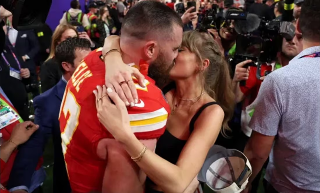 Madre de Travis Kelce asegura que su hijo recibe ayuda de Taylor Swift porque «no sabe limpiar ni cocinar»