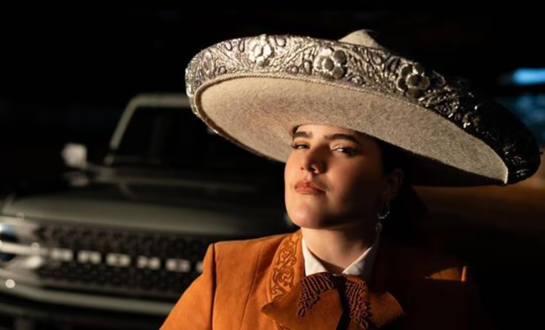 ¿Quién es Camila Fernández, la cantante que interpretará el Himno Nacional en la pelea del Canelo Álvarez?