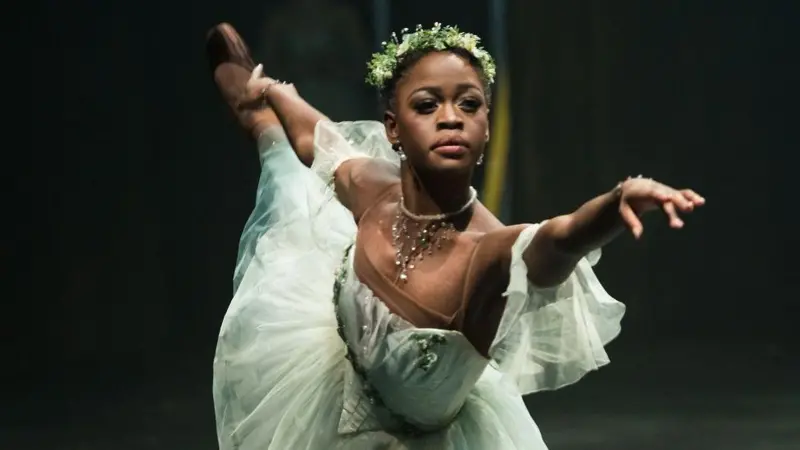 Muere a los 29 años Michaela DePrince, la bailarina que pasó de un orfanato  a convertirse en una estrella del ballet y a actuar junto a Beyoncé - La  Prensa de Coahuila