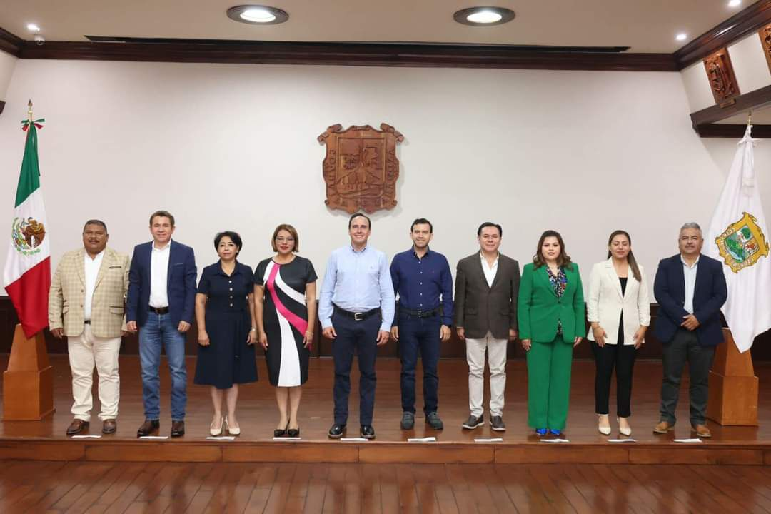 SE REÚNE MANOLO CON ALCALDESAS Y ALCALDES ELECTOS DE LA REGIÓN DESIERTO