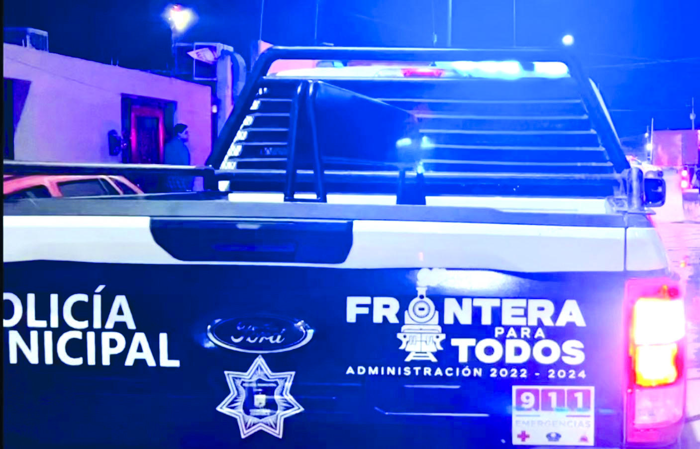 Intimida a policías con arma de juguete