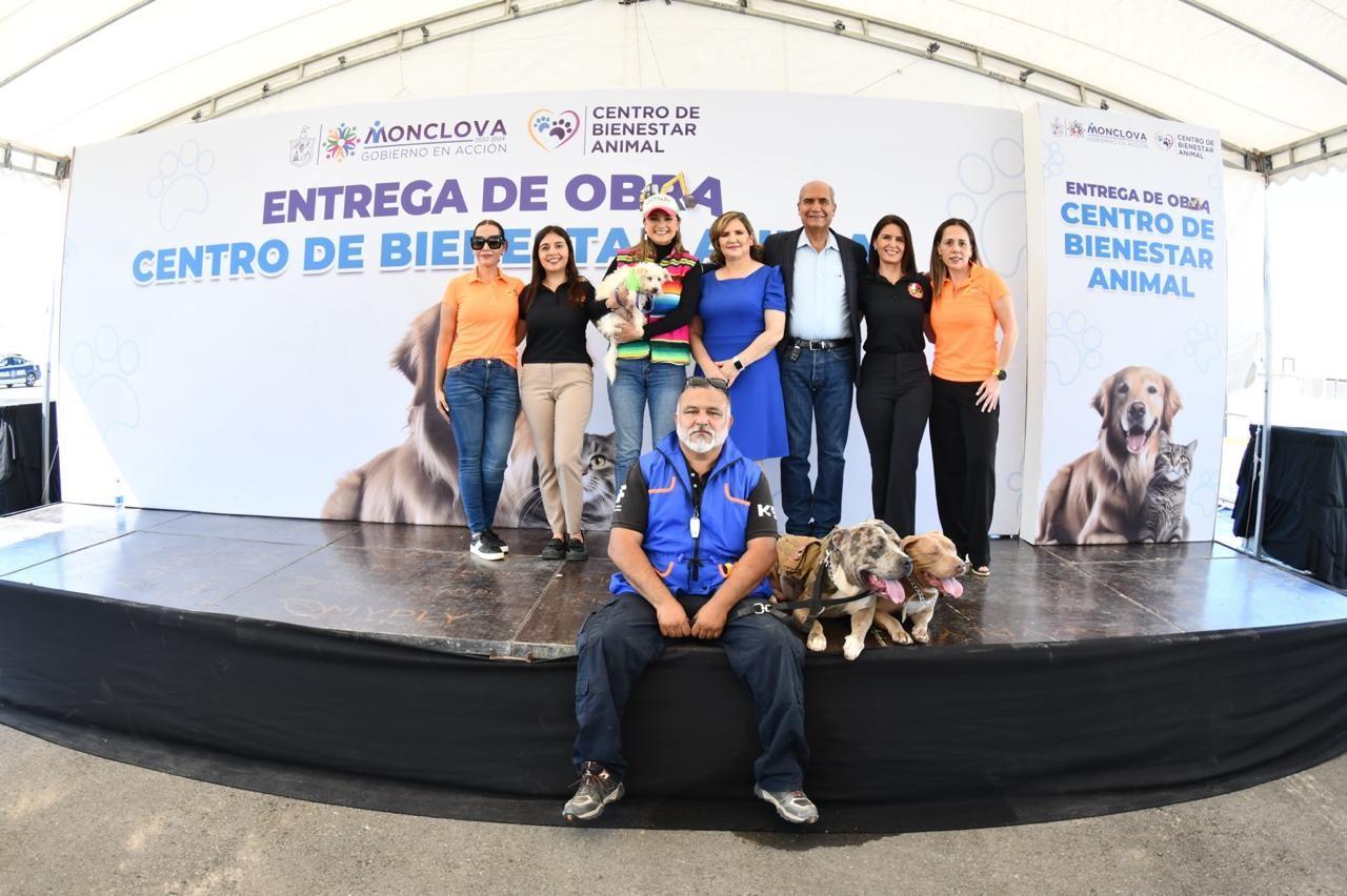 Celebran veterinarios clínica para animales