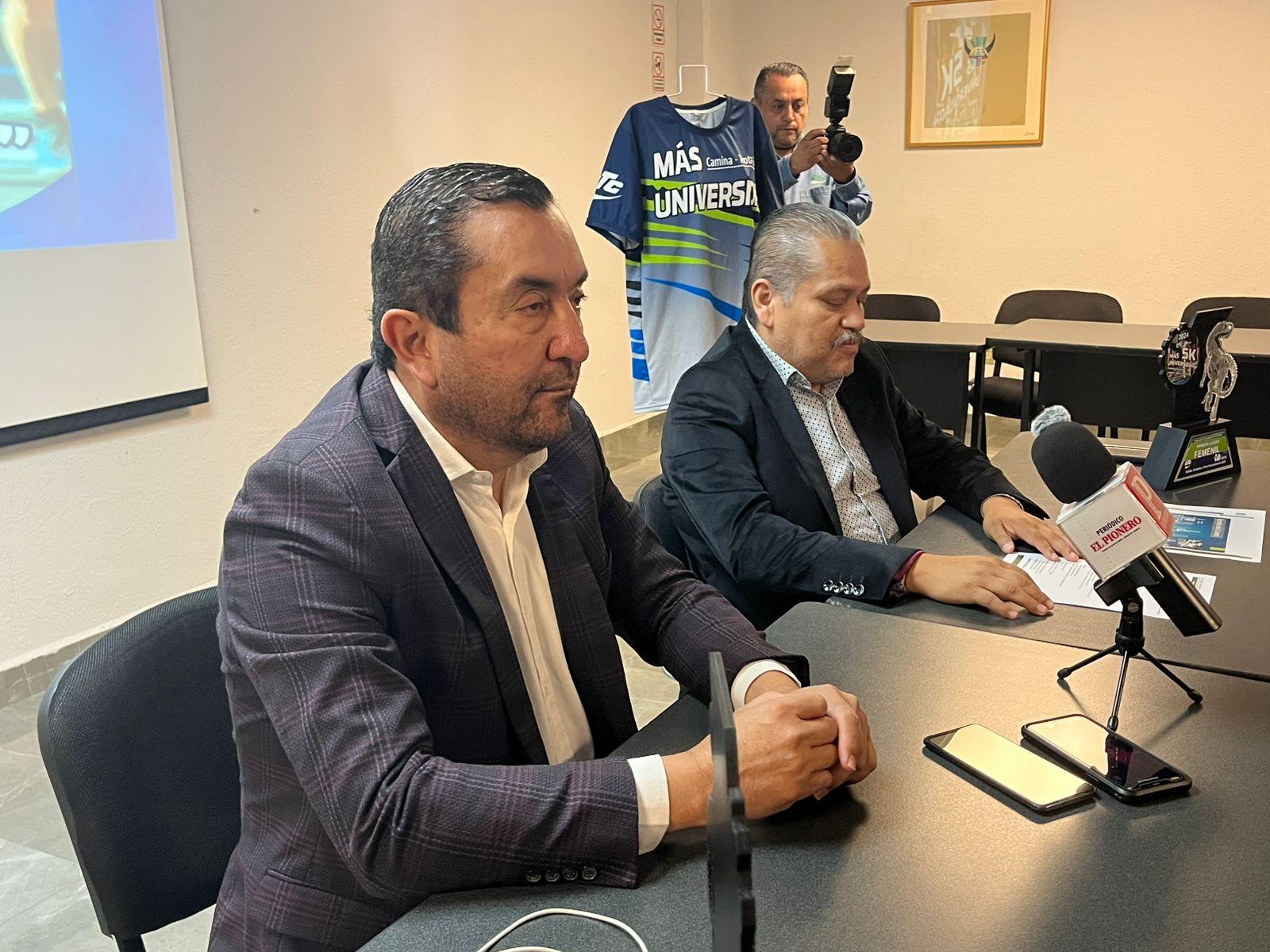 Pareja retiene a menor de edad y golpea a su madre