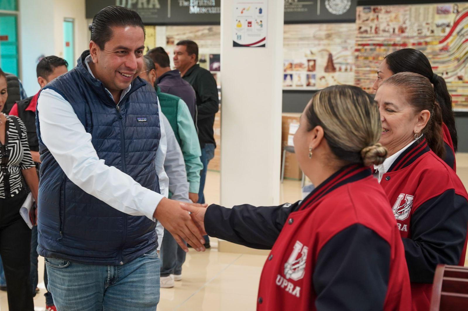 Beneficia Chema Morales con programa en la UPRA