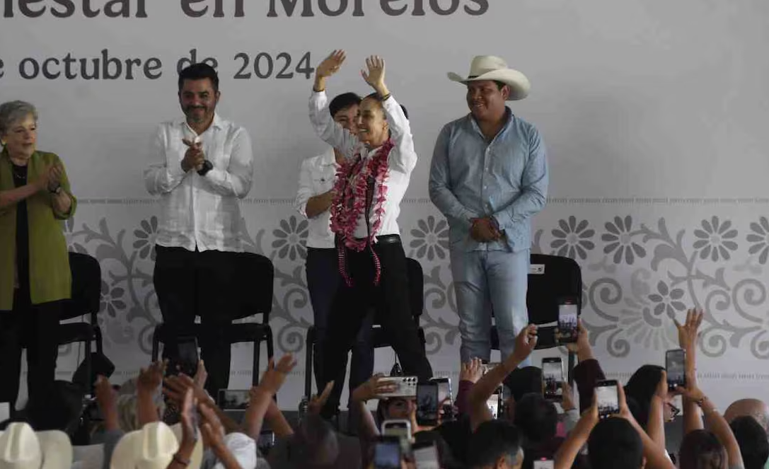 Claudia Sheinbaum arremete contra ministros que se oponen a reforma judicial en evento en Morelos; consultó a asistentes a mano alzada