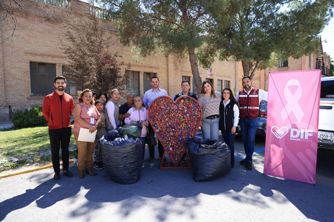 Apoyan escuelas y trabajadores a mujeres con cáncer