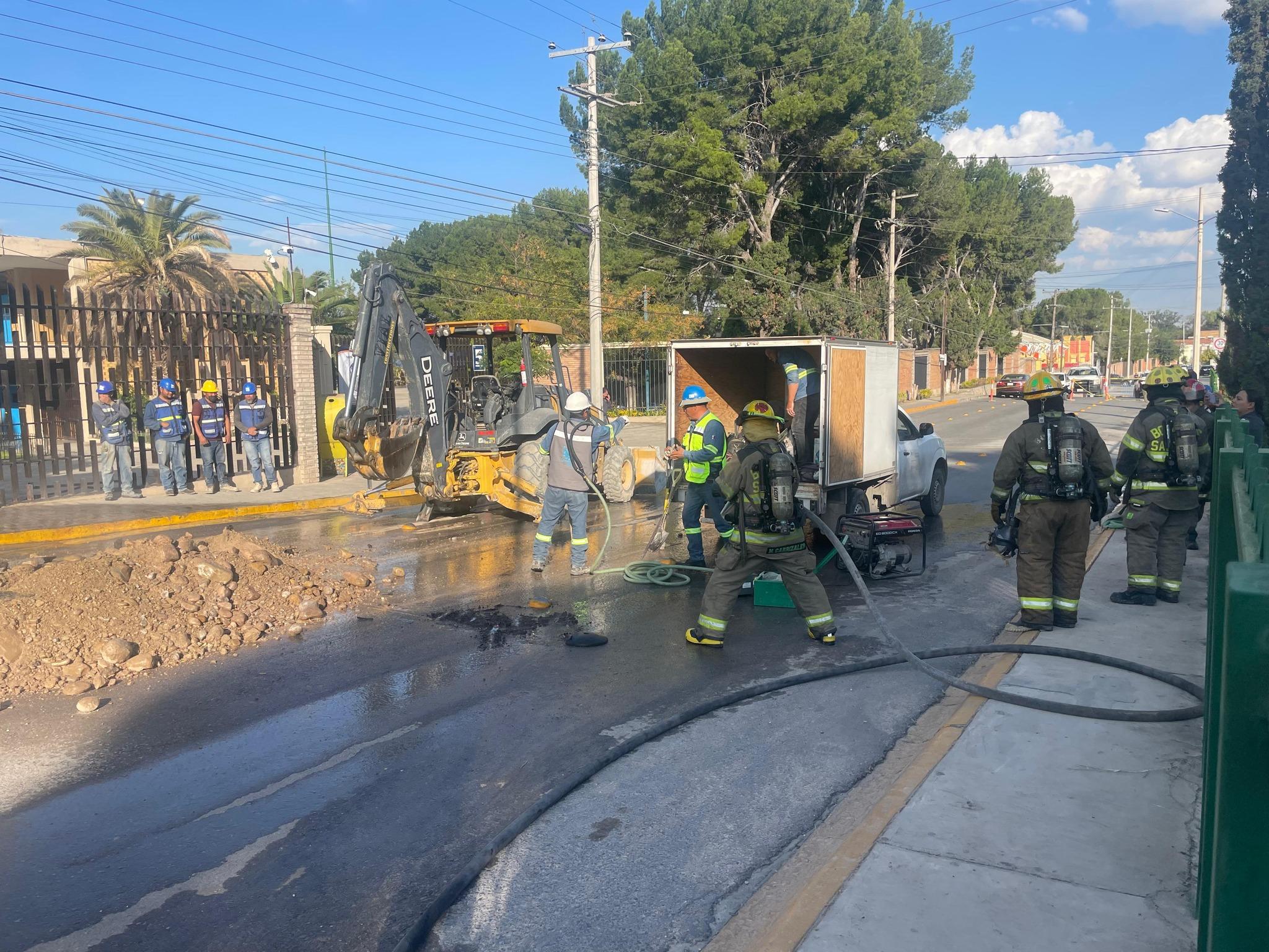 Evacuan colegio por fuga de gas