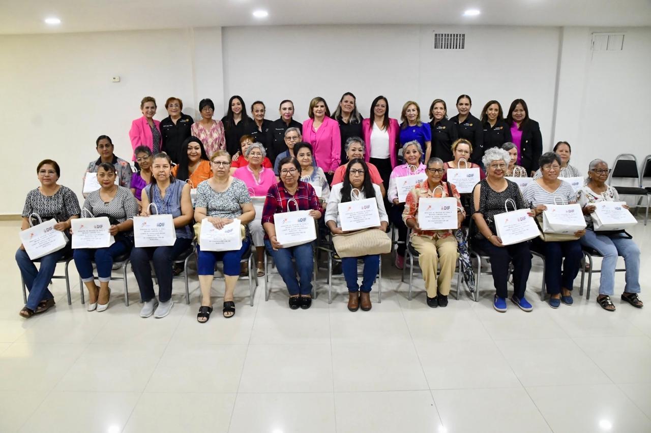 Donan prótesis mamarias DIF Monclova y Rotarios