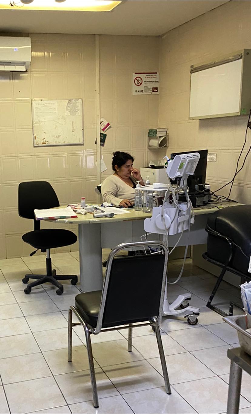 Denuncia mujer a médicos del IMSS
