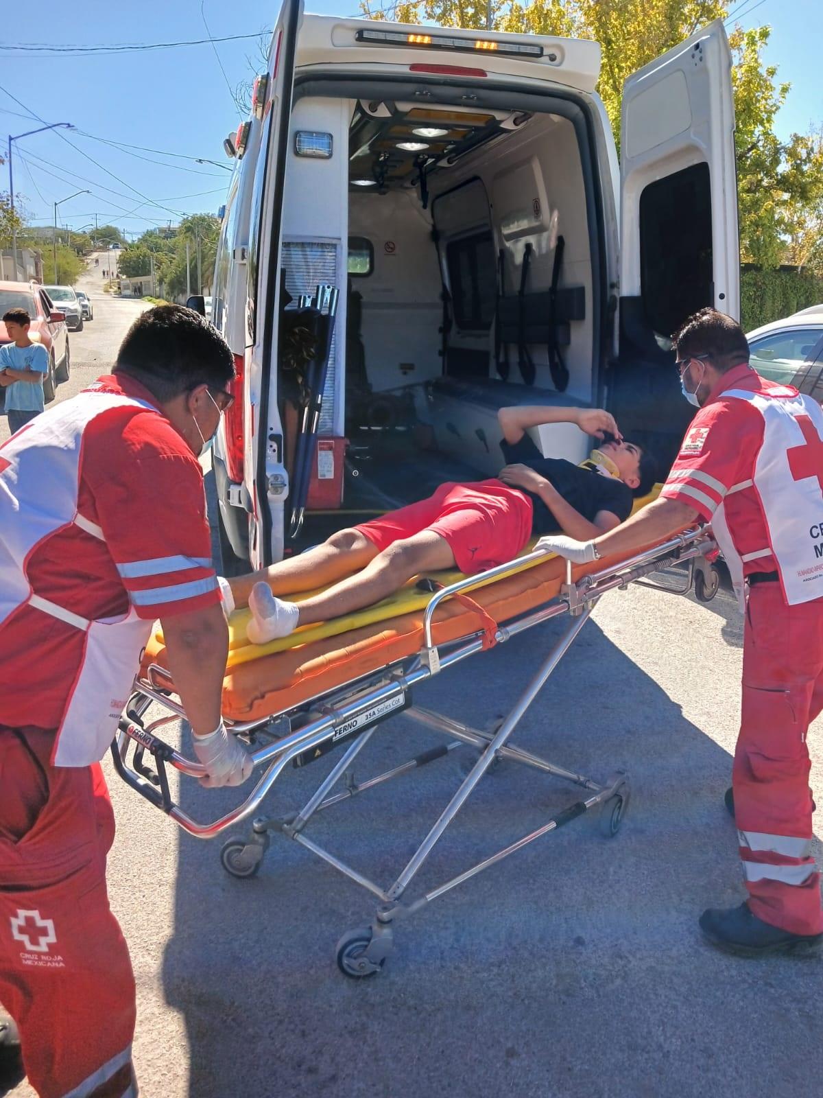 Chocan 2 motos; hay 7 menores lesionados