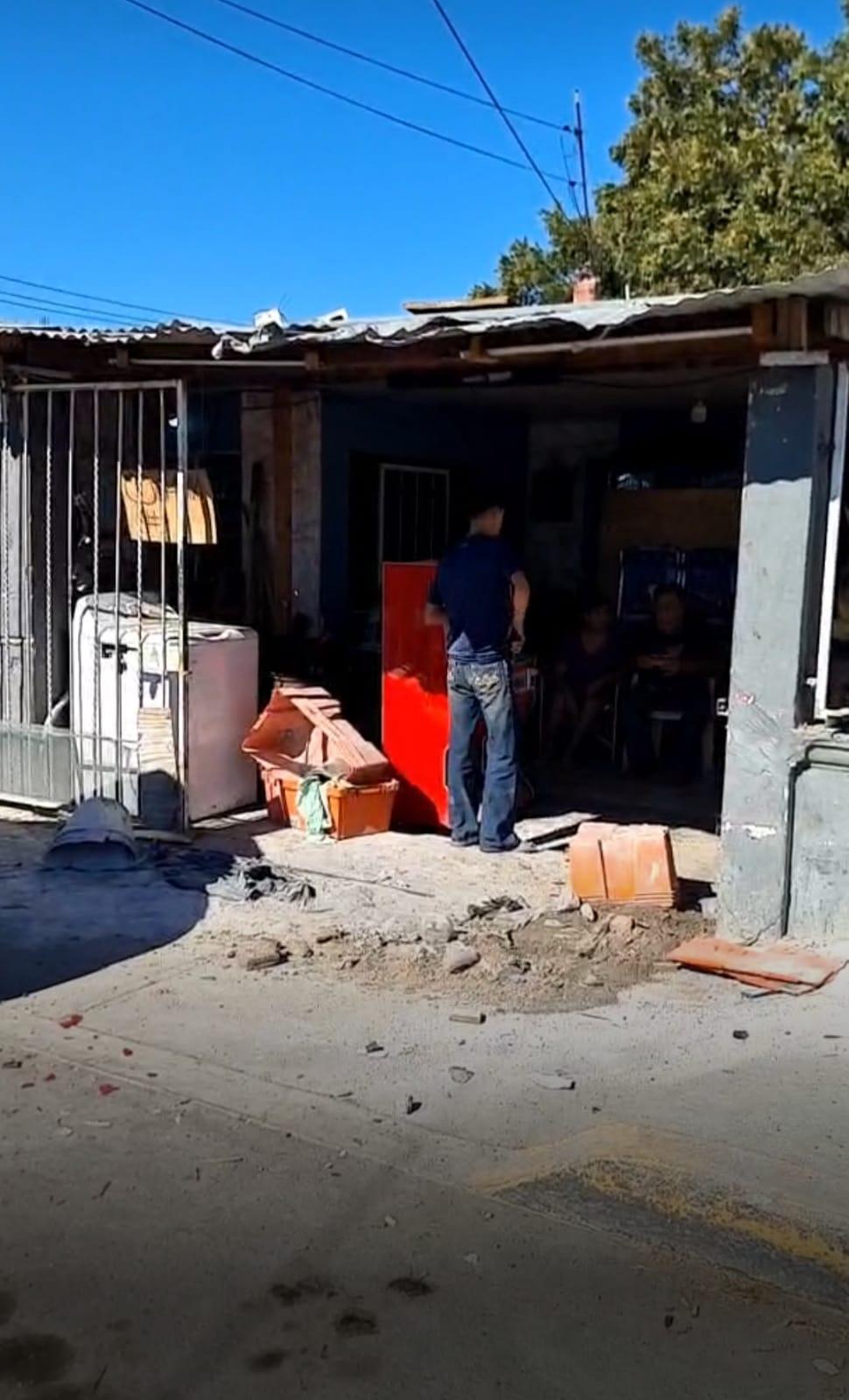 Se queda sin frenos; aparatoso accidente