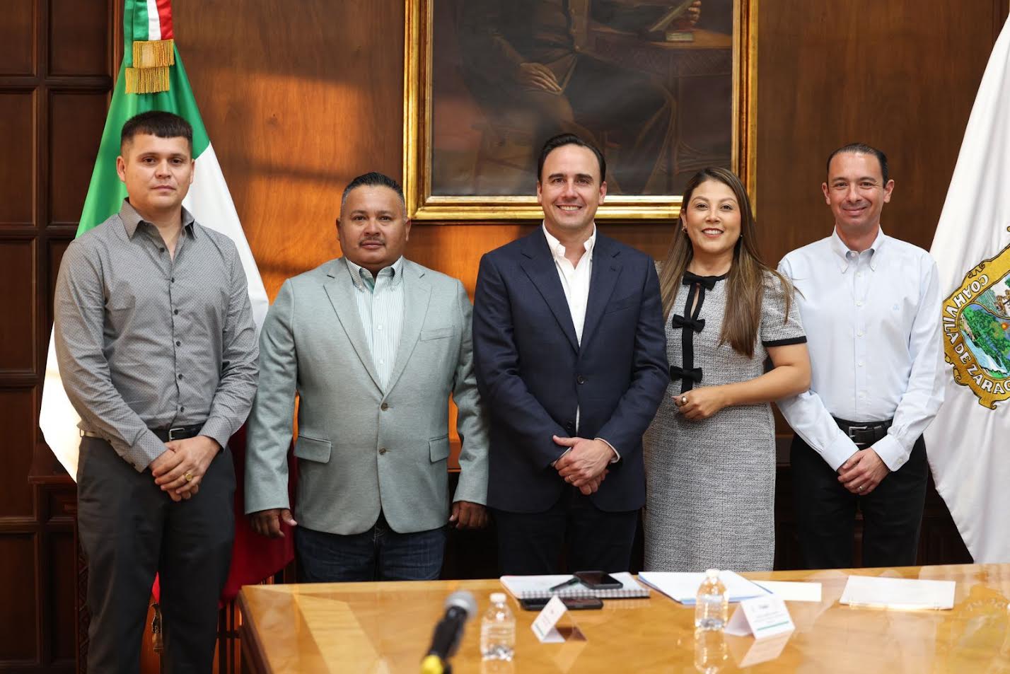 SE REÚNE GOBERNADOR CON ALCALDES ELECTOS