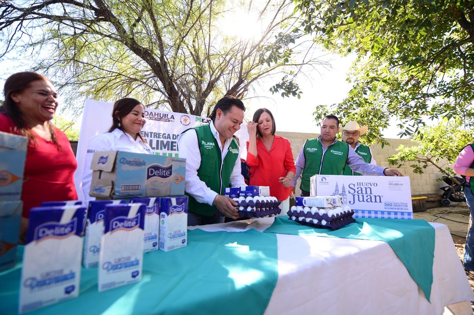 Entrega Mejora Coahuila Apoyos a familias de CF