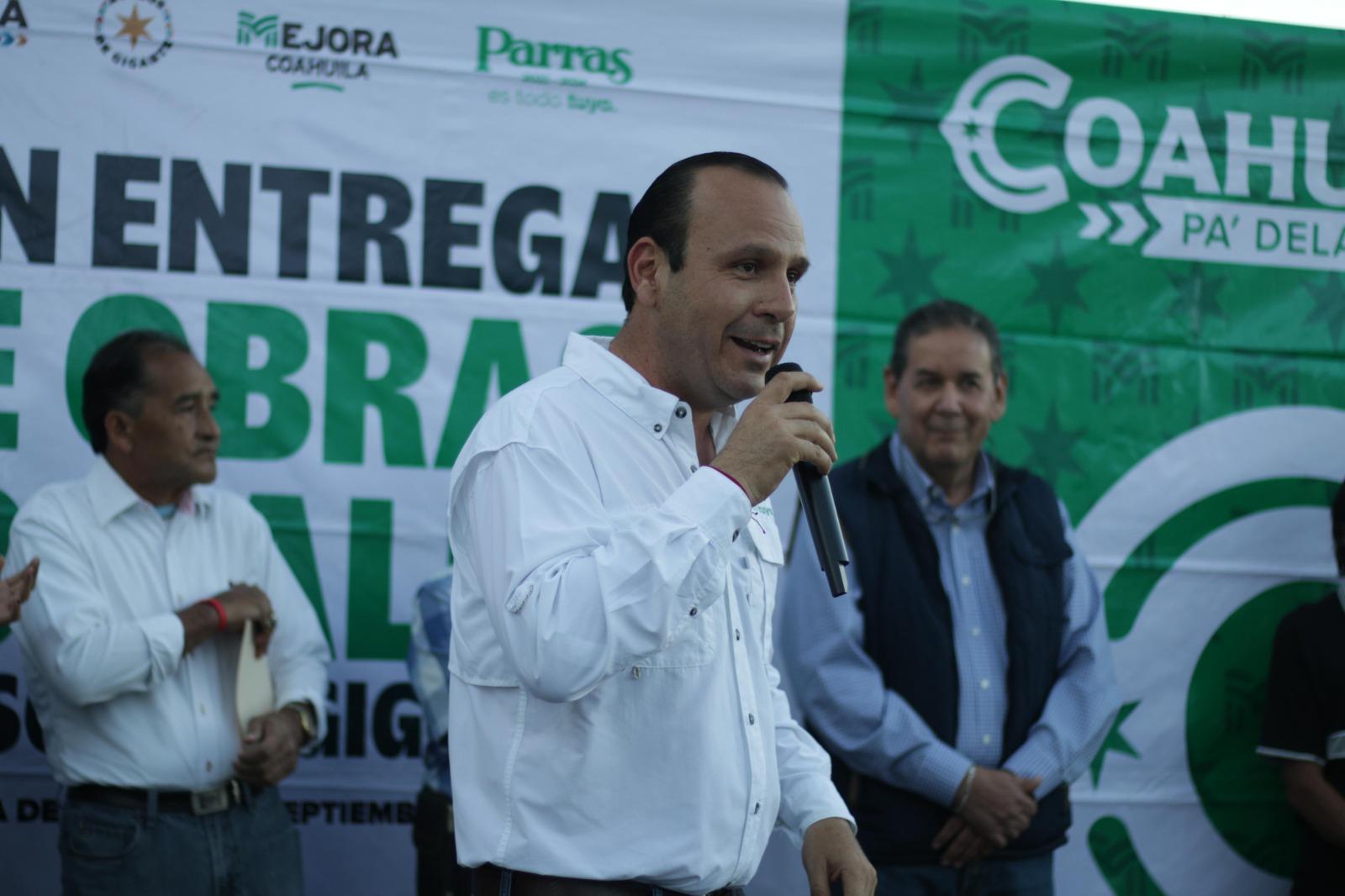 Trabaja Parras en una mejor vialidad