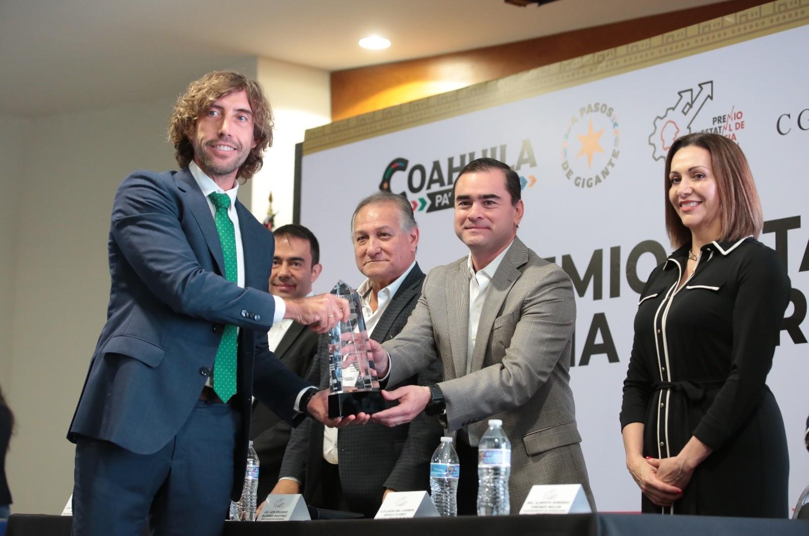 Entrega SEC premio a Excelencia Operacional