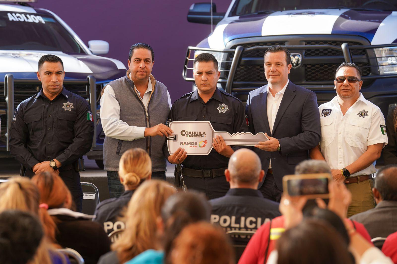 Entregan en RA patrullas nuevas