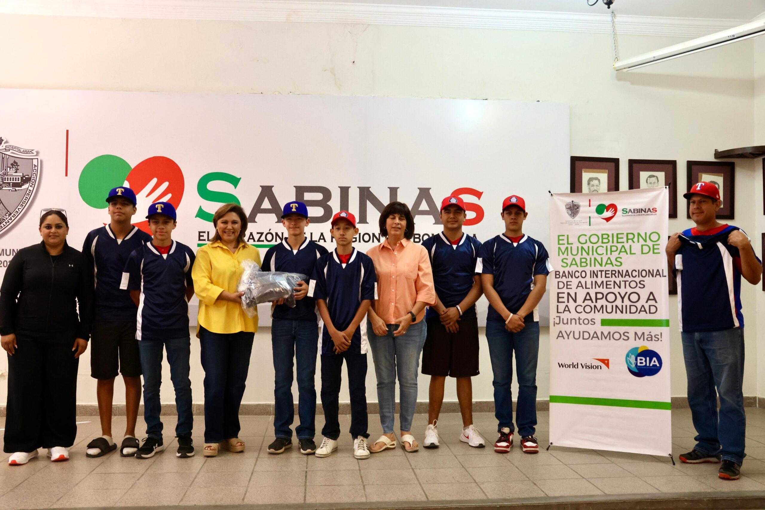 Benefician con uniformes a 30 equipos deportivos
