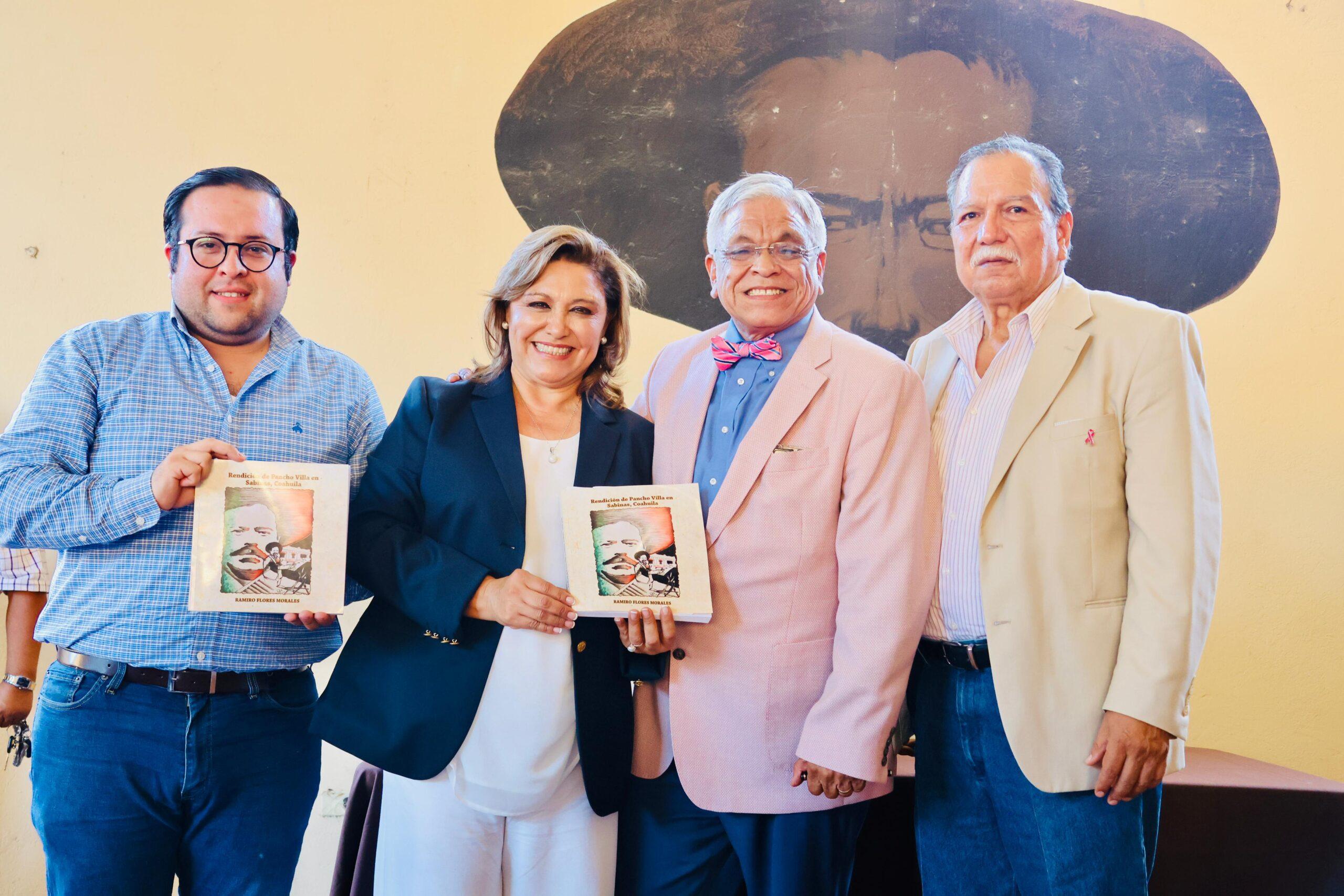 Reconoce Alcaldesa a cronista Ramiro Flores