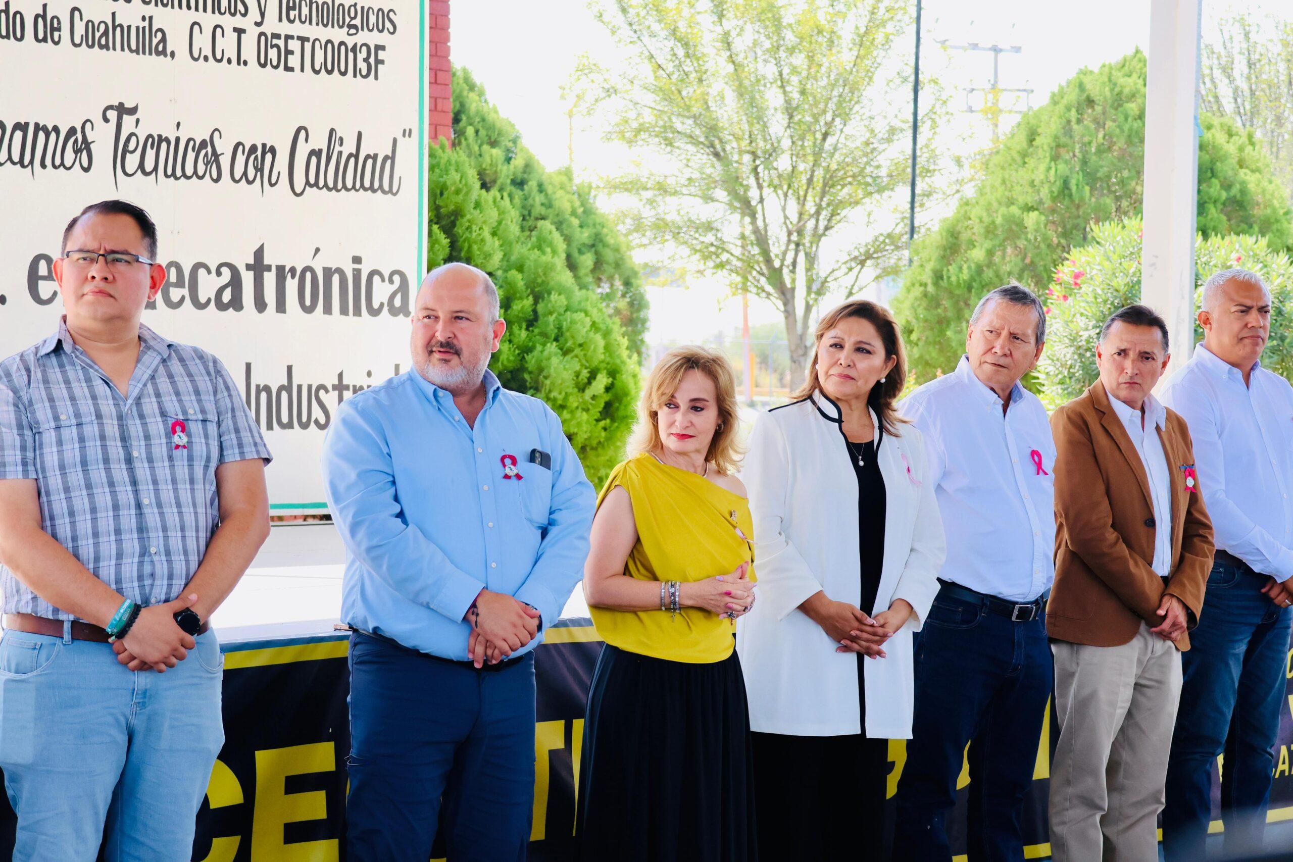 Asiste Diana Haro a Feria de la Salud