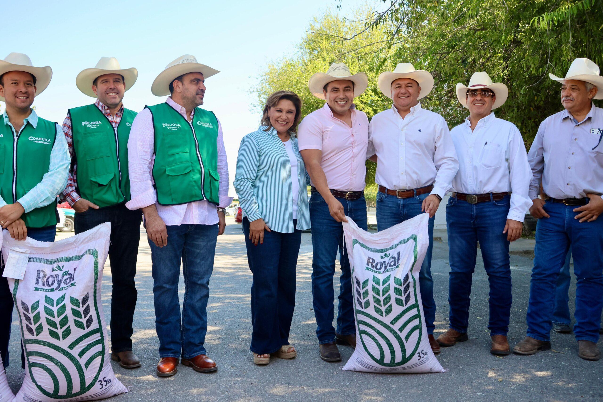 Entregan semilla de avena a productores