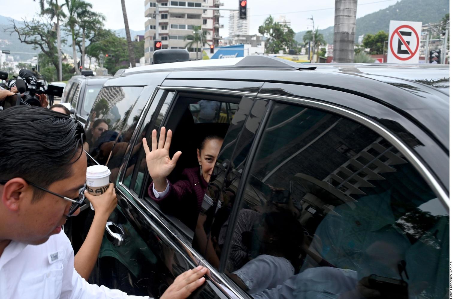 Sheinbaum hace primera gira como presidenta: Llega a Acapulco para evaluar daños por ‘John’