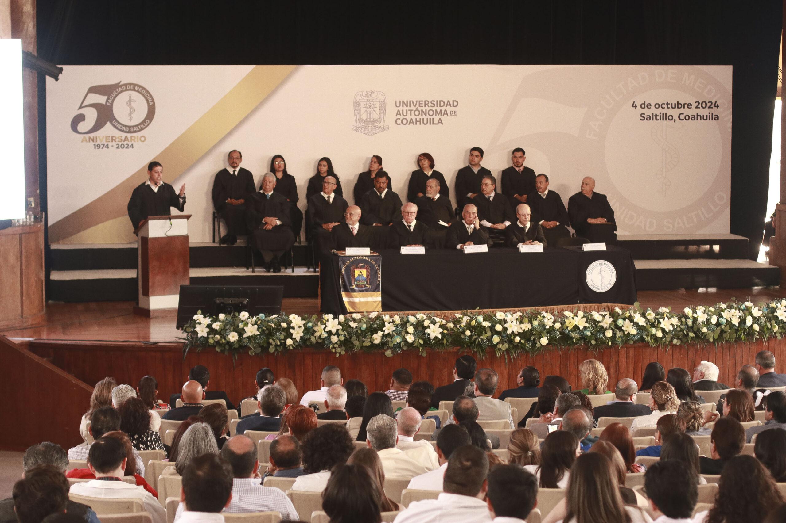 Celebran el 50 aniversario de la Facultad de Medicina de UAdeC