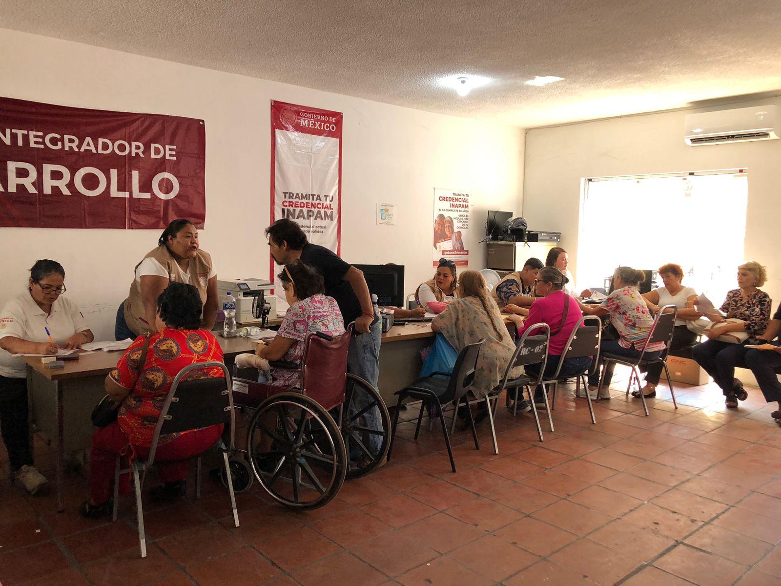 Gran afluencia de mujeres por nueva beca Bienestar