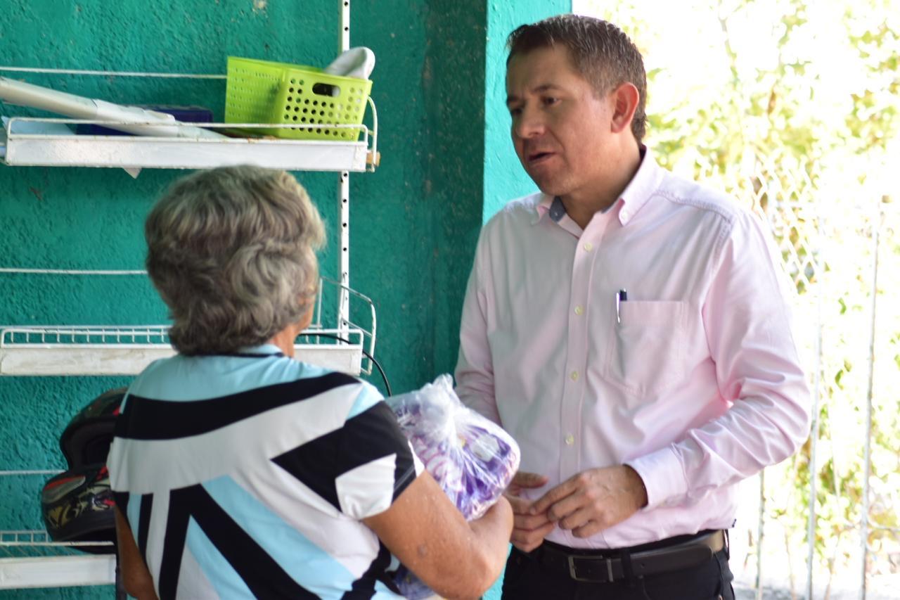 Mantiene Hugo Lozano cercanía a la sociedad