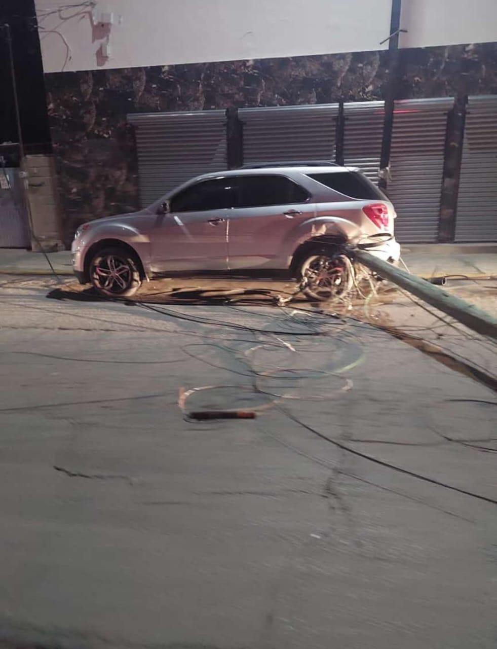 Provoca tráiler caos en plena zona centro