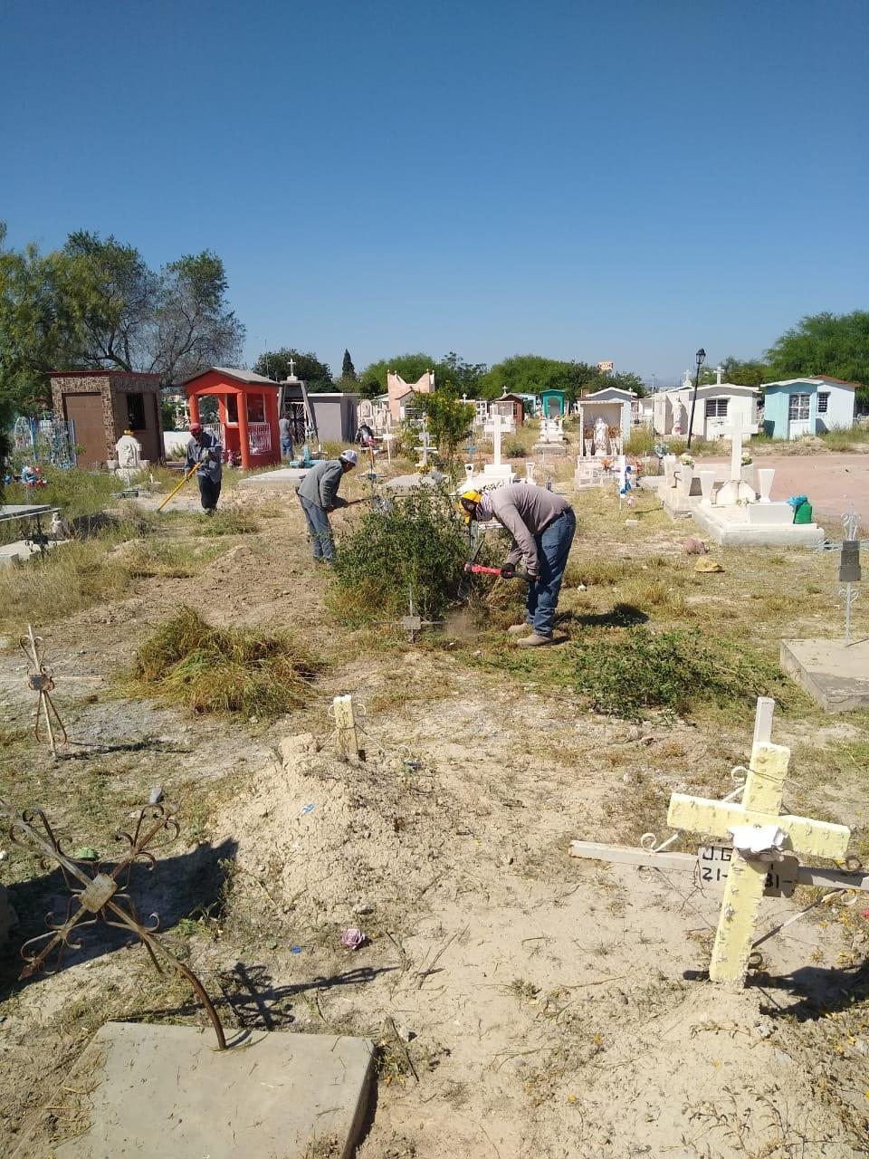 Retiran del cementerio 45 toneladas de basura