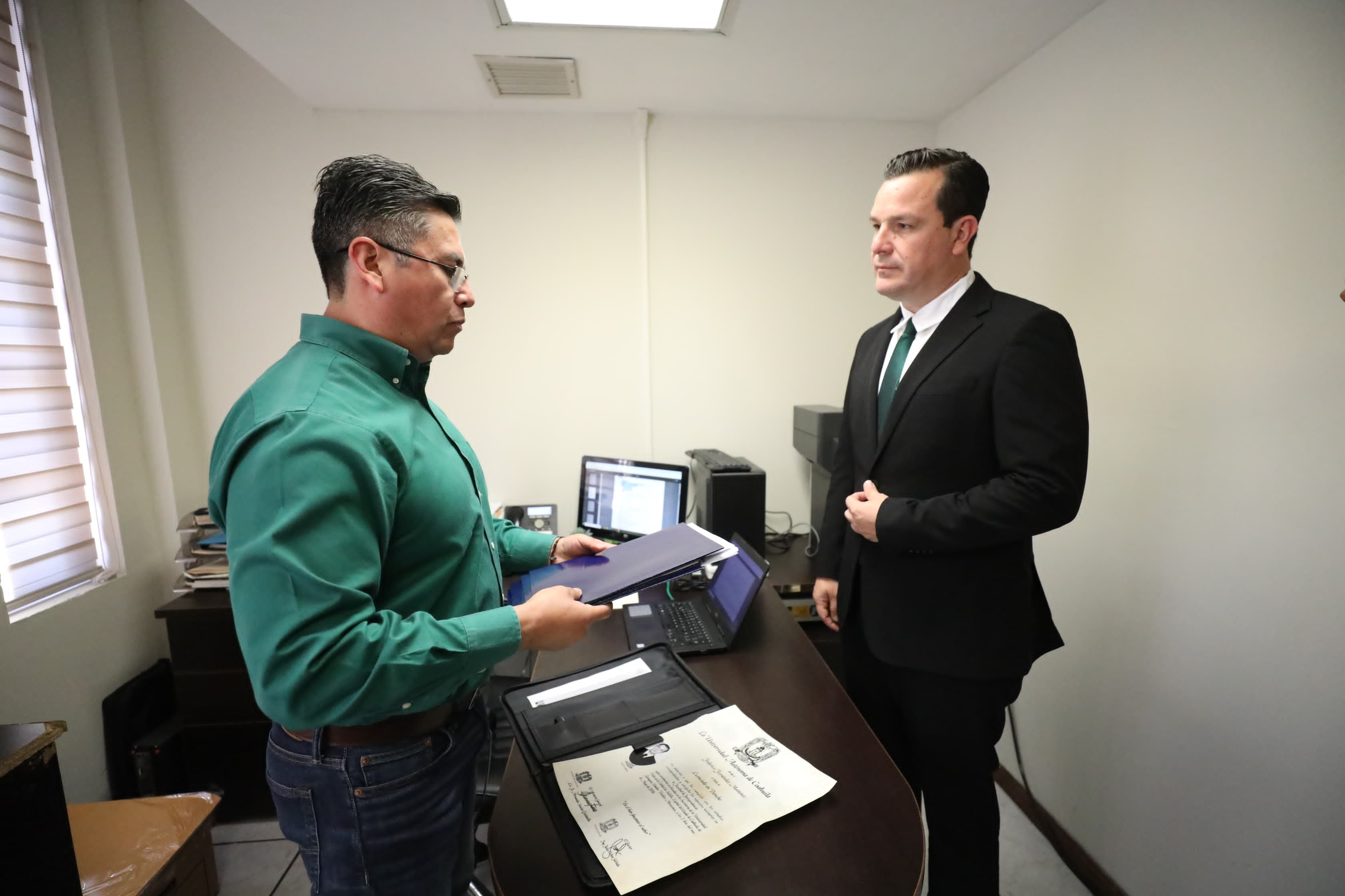 SE REGISTRA FEDERICO FERNÁNDEZ MONTAÑEZ PARA FISCAL GENERAL DEL ESTADO.