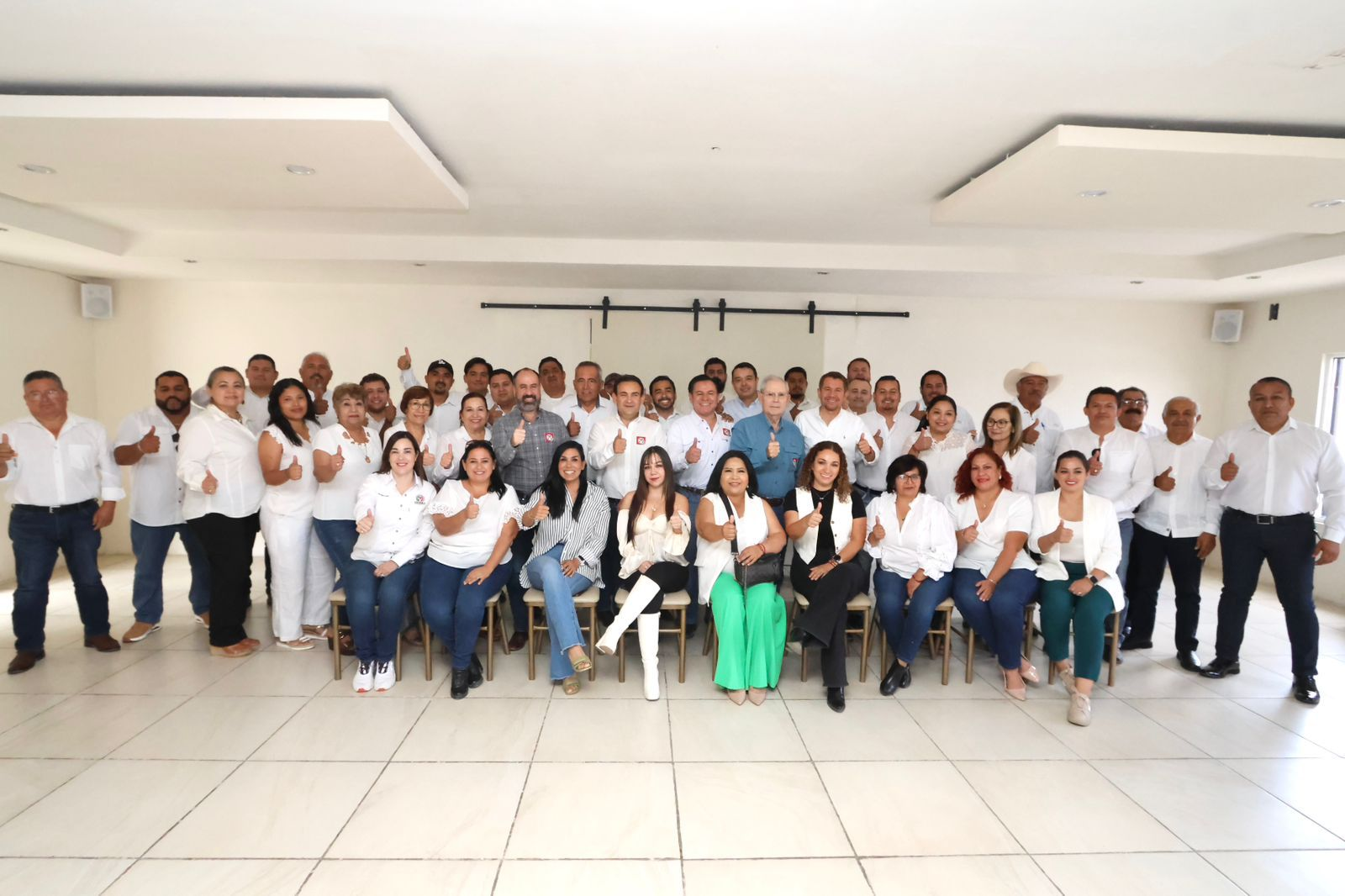 En unidad, los priistas seguimos trabajando.- Carlos Robles