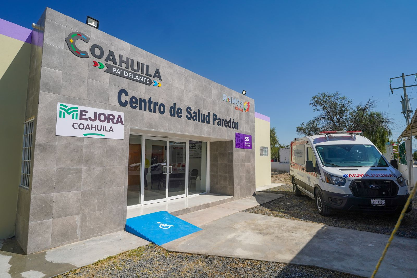 MANOLO JIMÉNEZ Y CHEMA MORALES CUMPLEN COMPROMISO: ENTREGAN NUEVO CENTRO DE SALUD EN PAREDÓN
