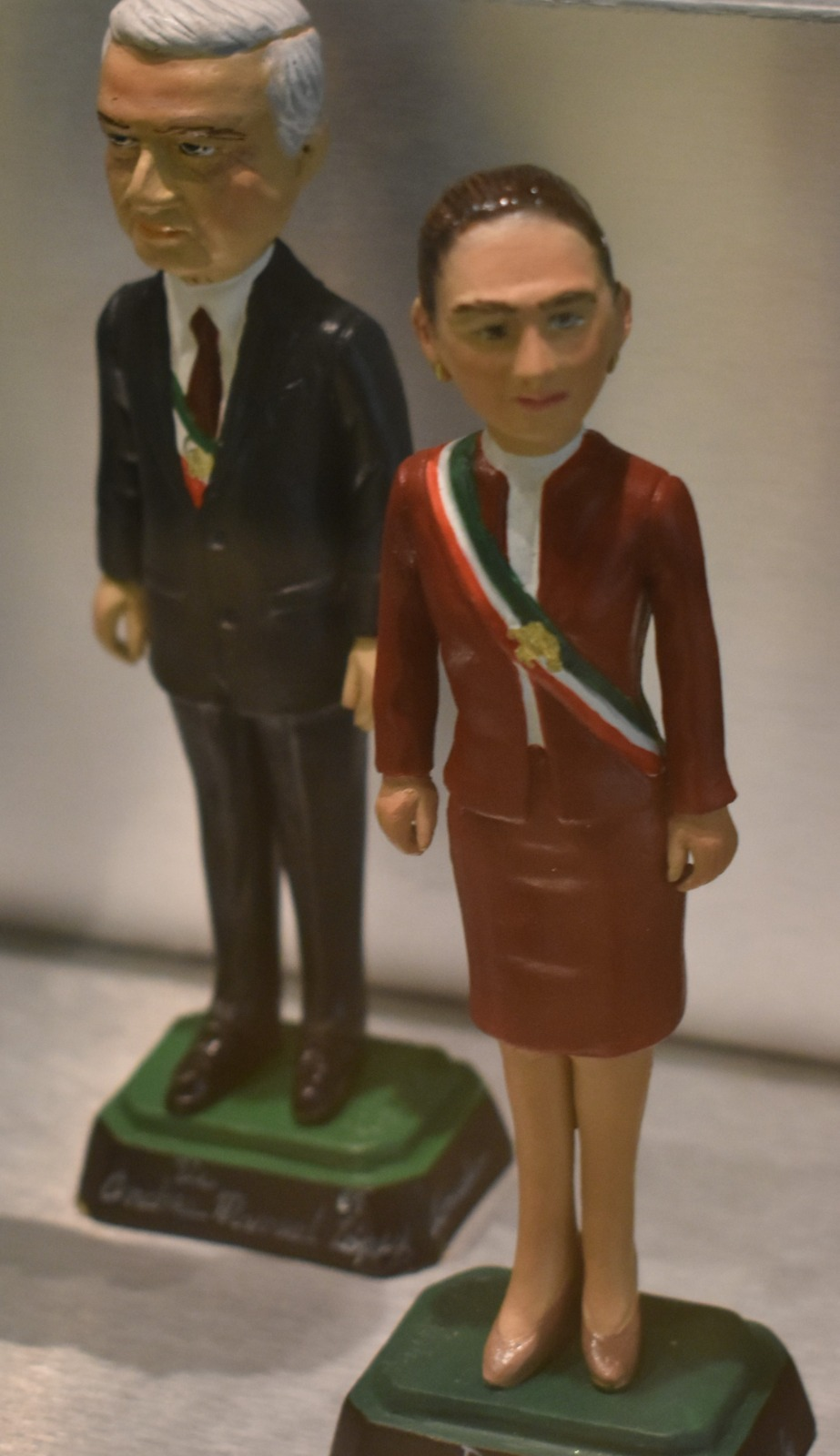 MINI ESCULTURA DE LA PRESIDENTA  CLAUDIA SHEINBAUM SE INTEGRA A COLECCIÓN EN MUSEO DE HISTORIA EN N.L.
