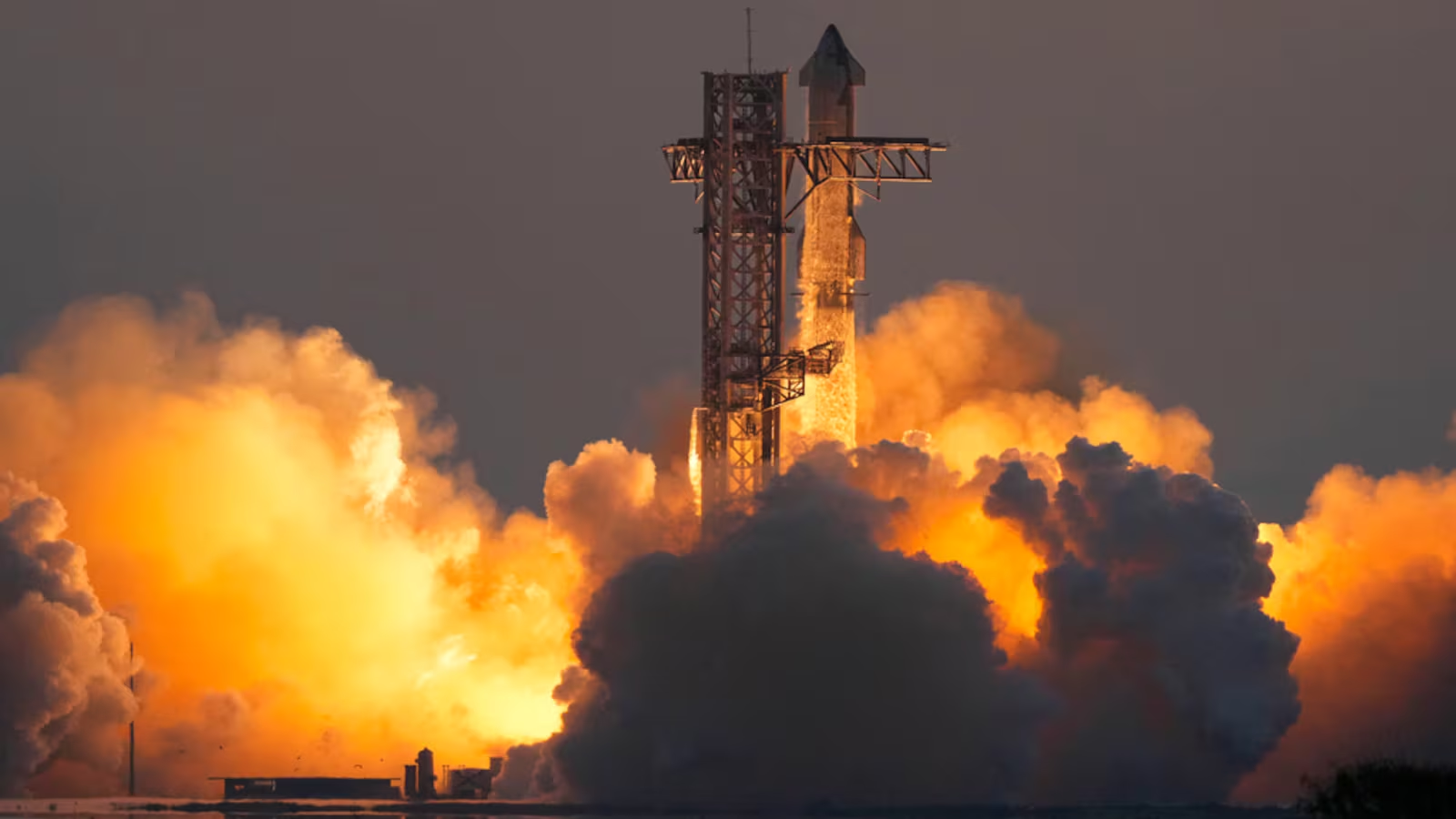 Space X y Elon Musk logran con éxito prueba de vuelo con el cohete Starship