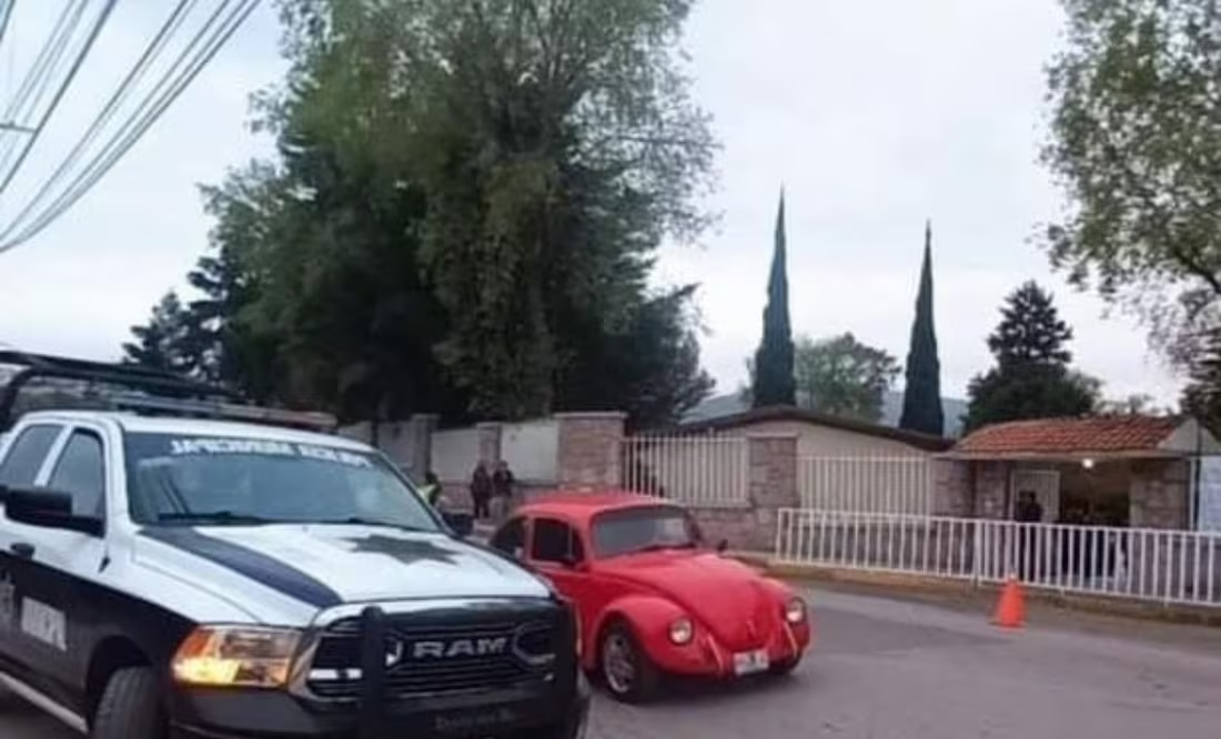 Alumna apuñalada en riña con compañera es trasladada a hospital; padres reportan grave problema de bullying en secundaria