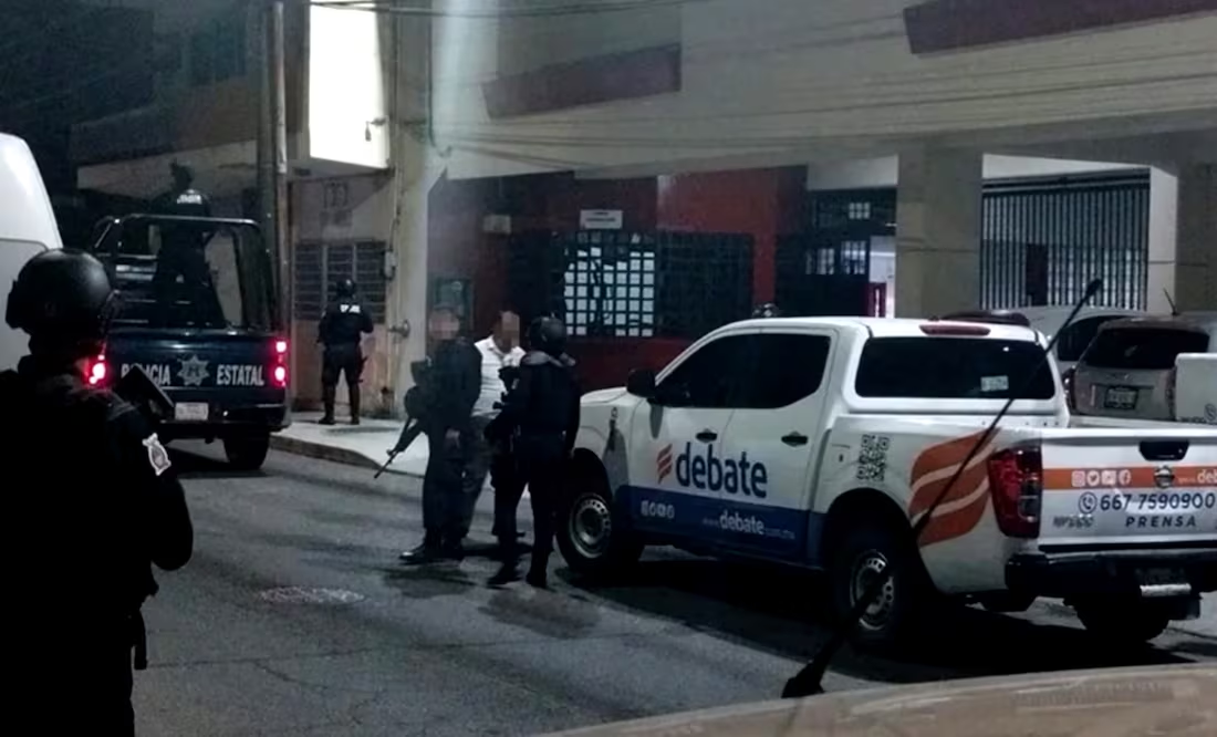 Tras ataque a El Debate, persiguen y agreden a repartidor del periódico; el motociclista fue trasladado a un hospital