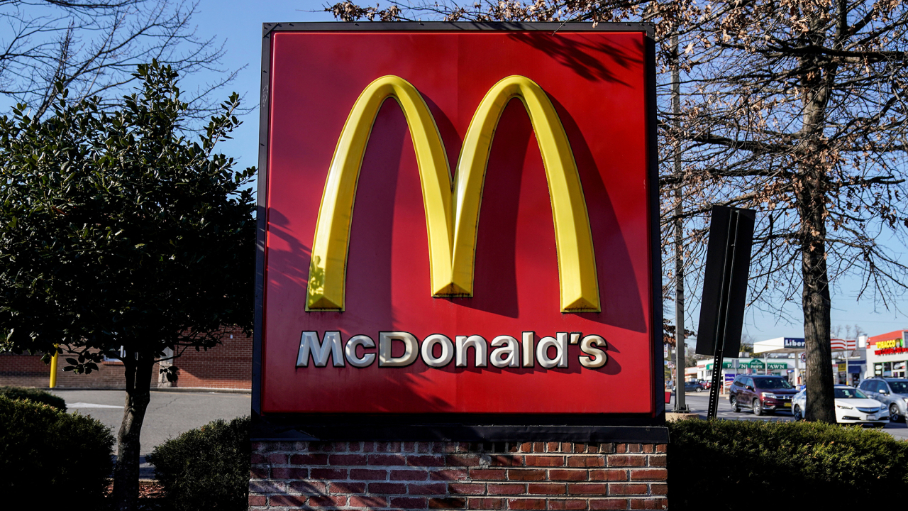 Infección de E. coli deja un fallecido y 10 hospitalizados; Comida de McDonald’s responsable