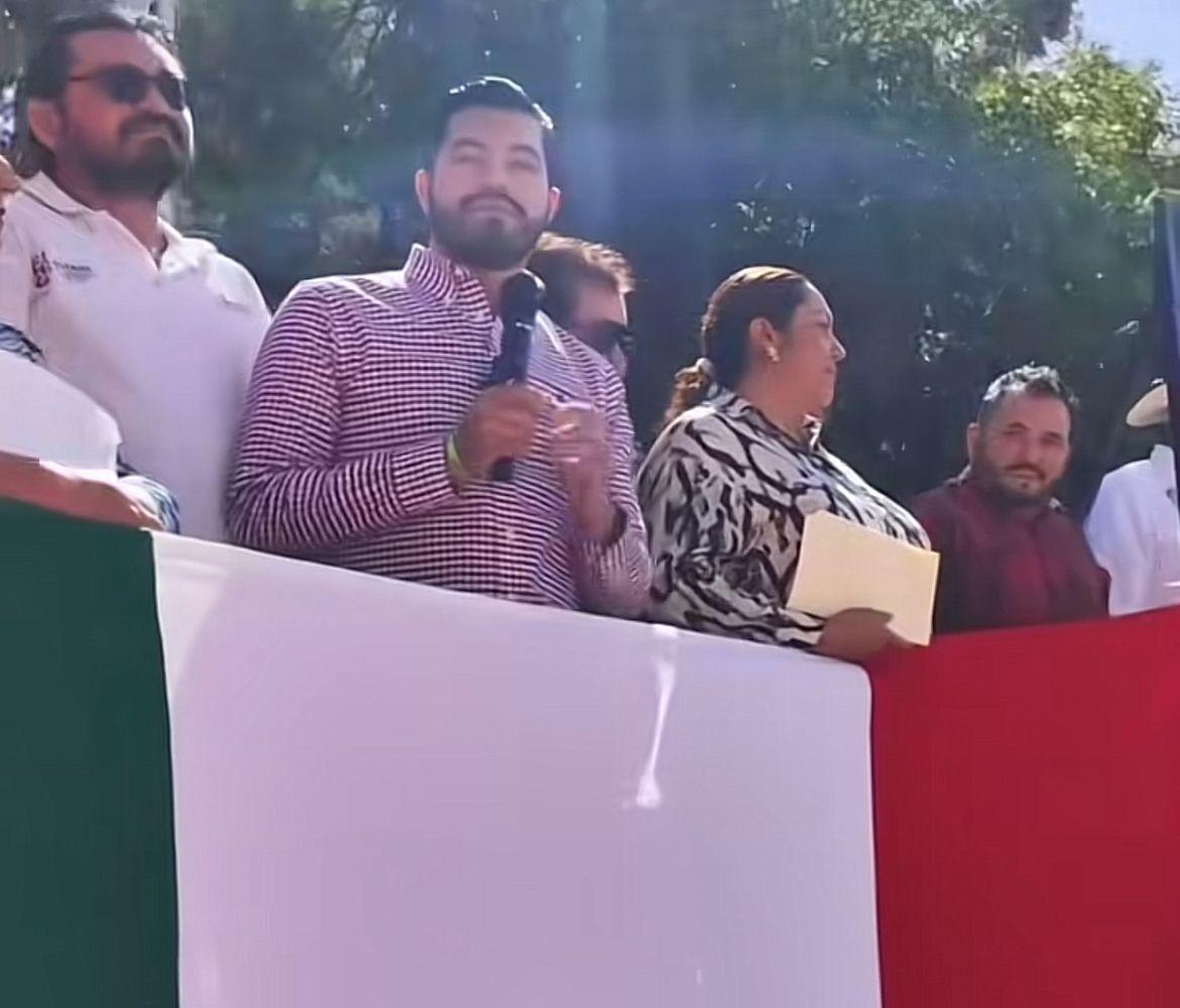 ENSEÑA EL COBRE EL ALCALDE DE ARTEAGA