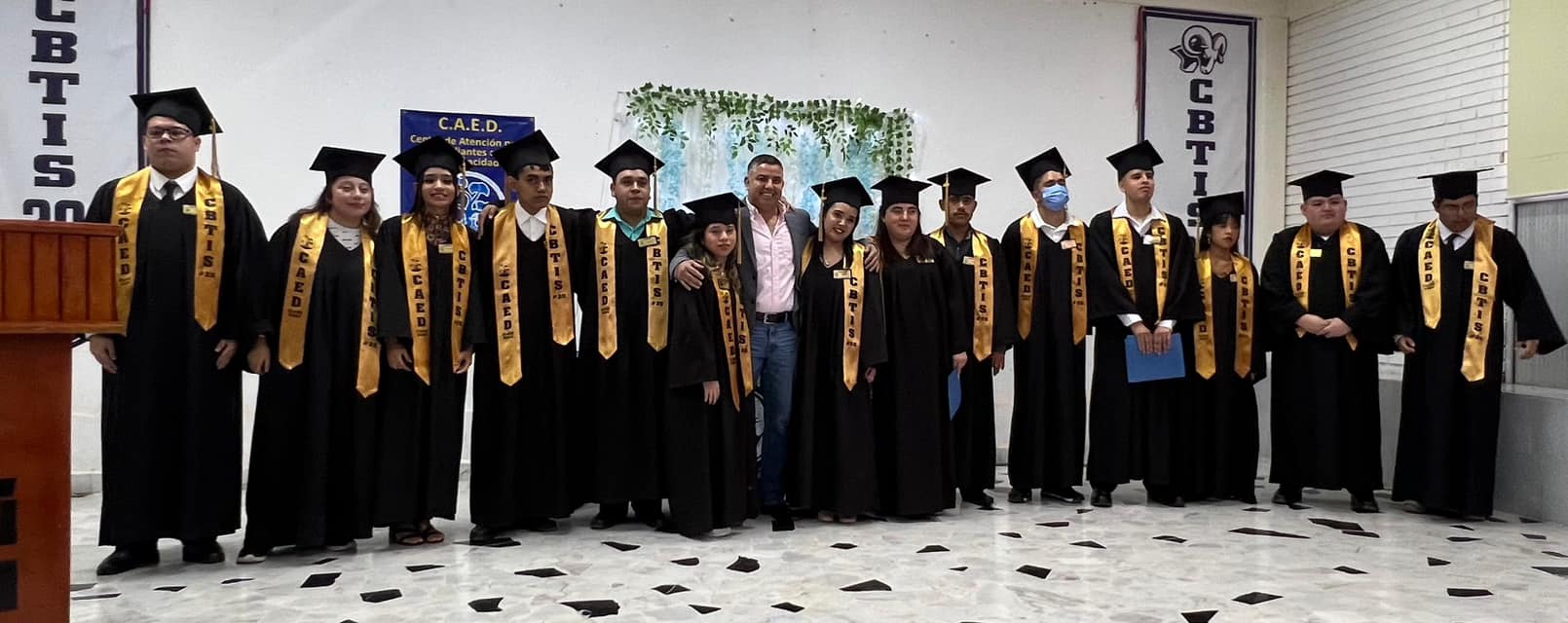 Apadrina Chano Díaz generación del CAED