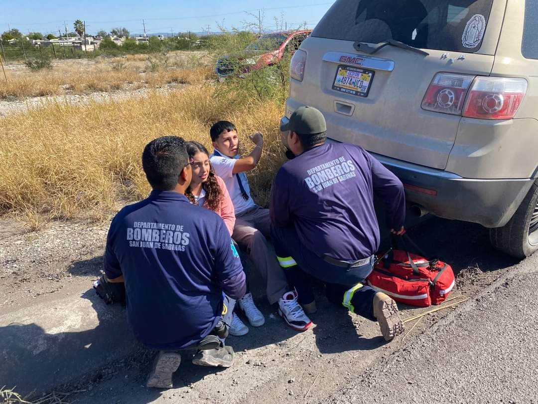 Chocan en carretera a estudiantes del Cbtis 20